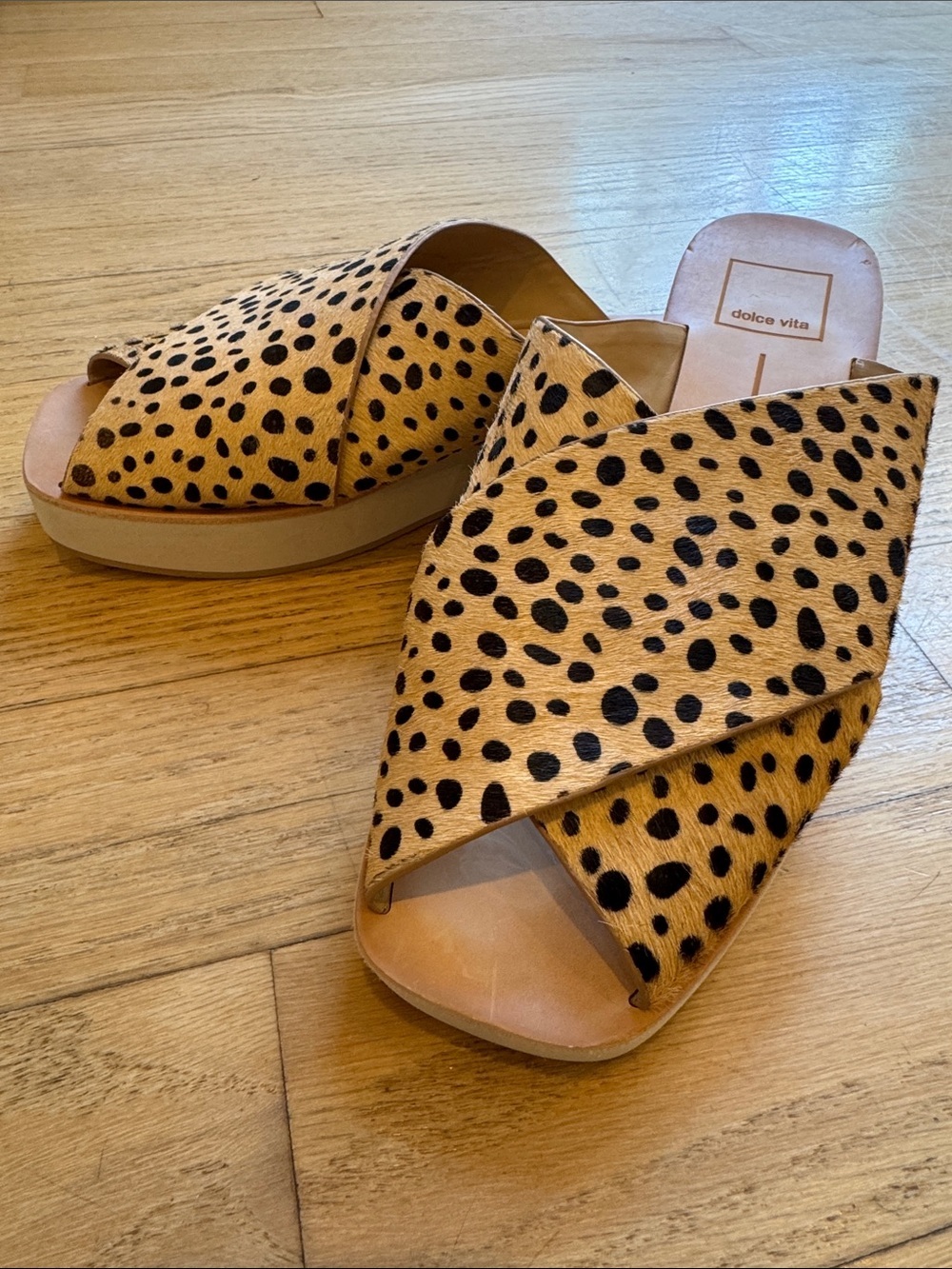 Dolce Vita Leopard-Print Crossover Slide Mules in Tan and Black, size 8